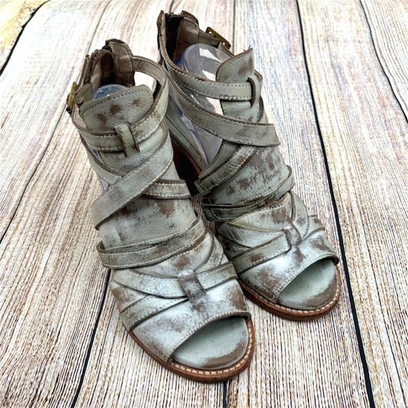 Freebird By Steven Claw Women's Size 11 Distressed Gray Leather Boho Zip Sandals - Picture 1 of 9